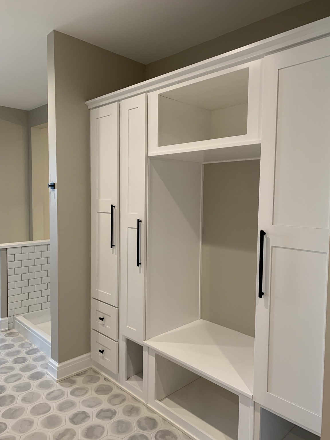 Albers Family Cabinets laundry & mudrooms project in Michigan